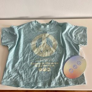 Lululemon T-shirt size 2